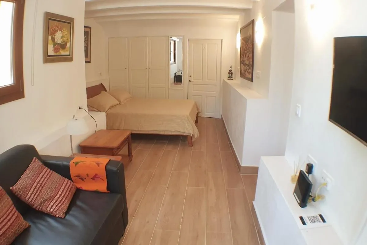 Tamariu Chalet, 3 Bedroom In Main House And Self Contained Unit Палафружель 0*,