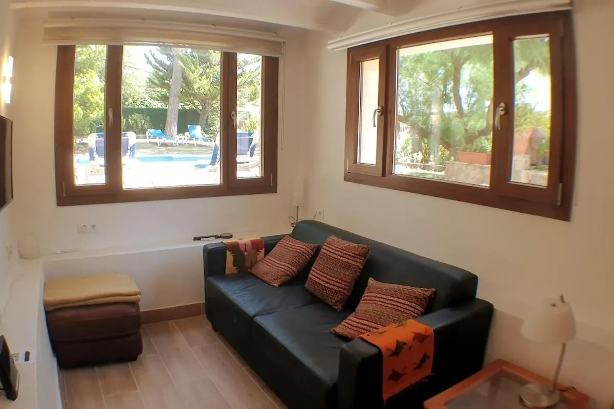 Апартаменты Tamariu Chalet, 3 Bedroom In Main House And Self Contained Unit Палафружель